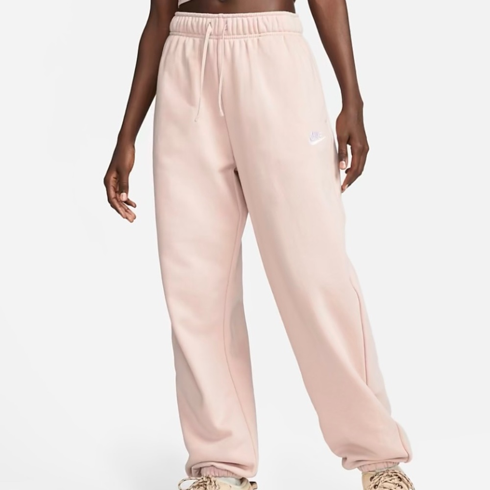 Nike Sportswear Club Fleece- Oversized Sweatpants- Pink Oxford/White